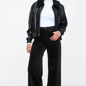 GAP High Rise Velvet Wide-Leg Pants in Black, size 2/26R